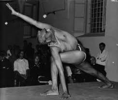  Parivrtta Parsavakonasana